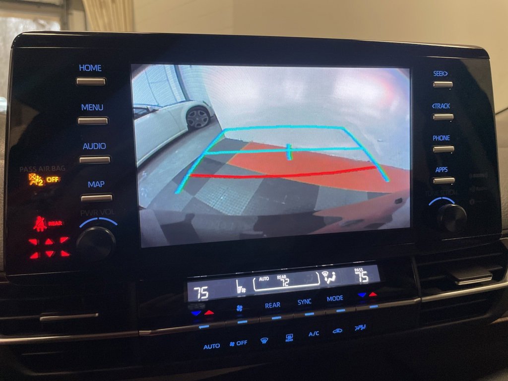 Used 2024 Toyota Sienna LE image 25