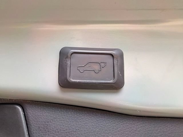 Used 2020 Toyota RAV4 XLE w/ Convenience Package AWD/4WD image 11