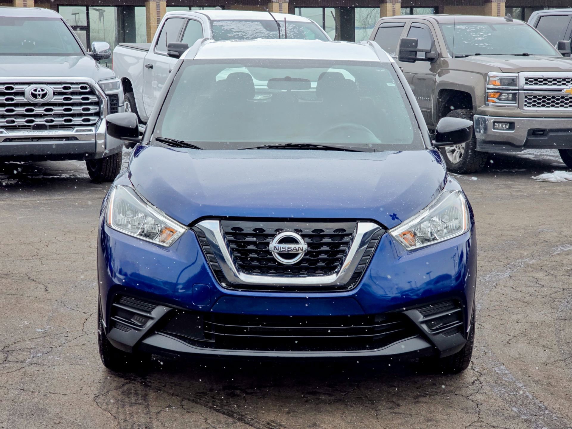 Used 2018 Nissan Kicks SV image 4