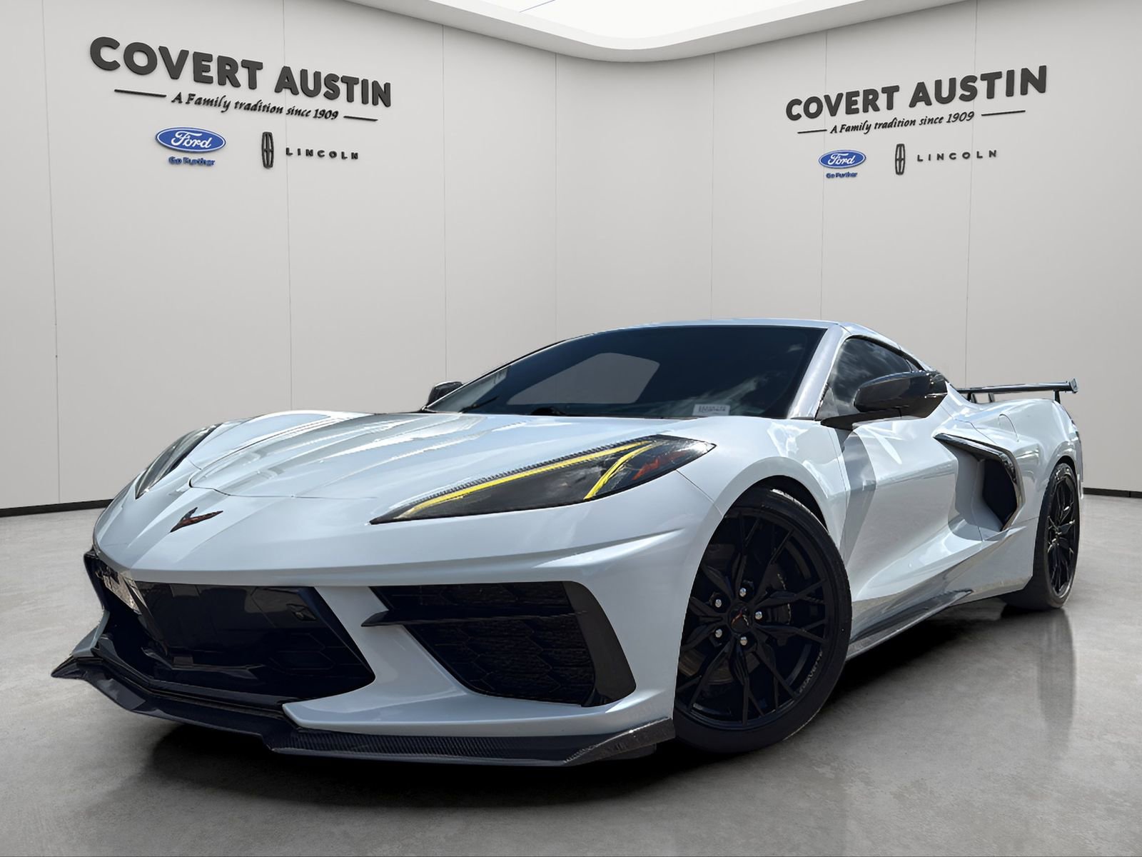 Used 2023 Chevrolet Corvette Stingray Premium Cpe w/ Z51 Performance Package RWD image 1