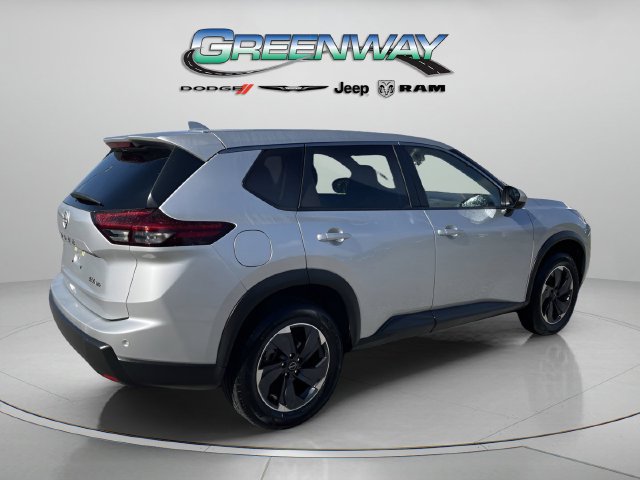 Used 2024 Nissan Rogue SV AWD/4WD image 4