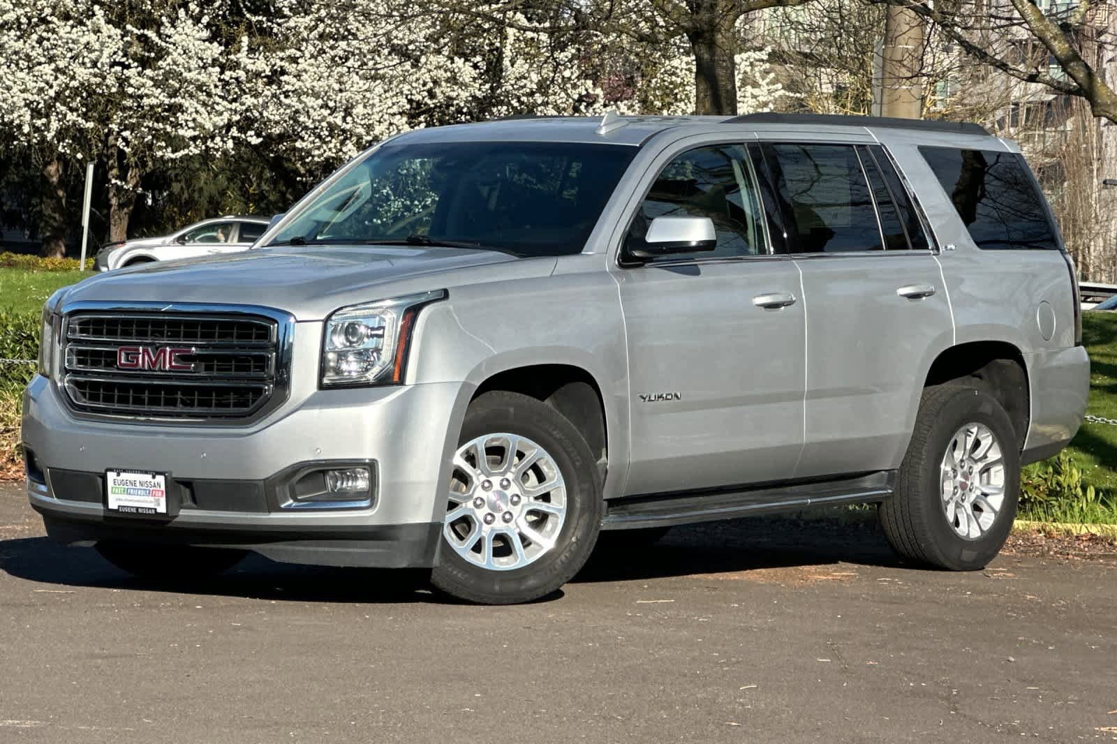 Used 2019 GMC Yukon SLT image 1
