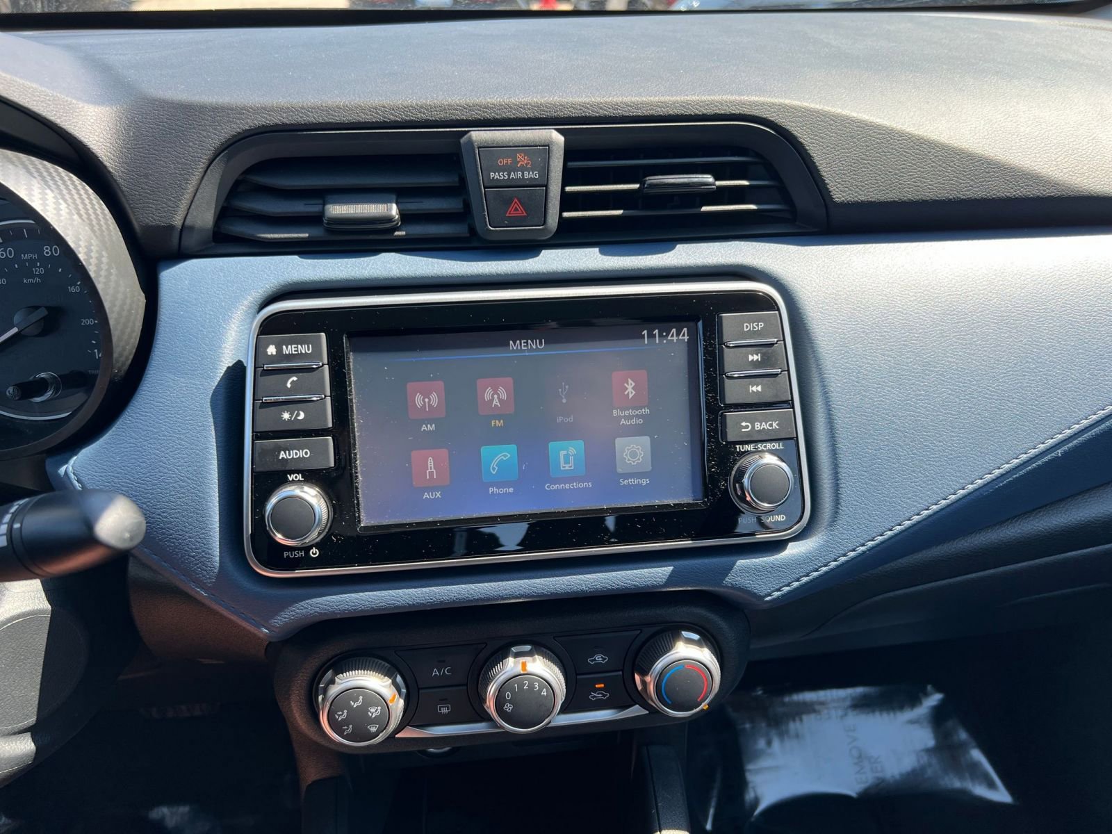 Used 2025 Nissan Versa SV FWD image 17