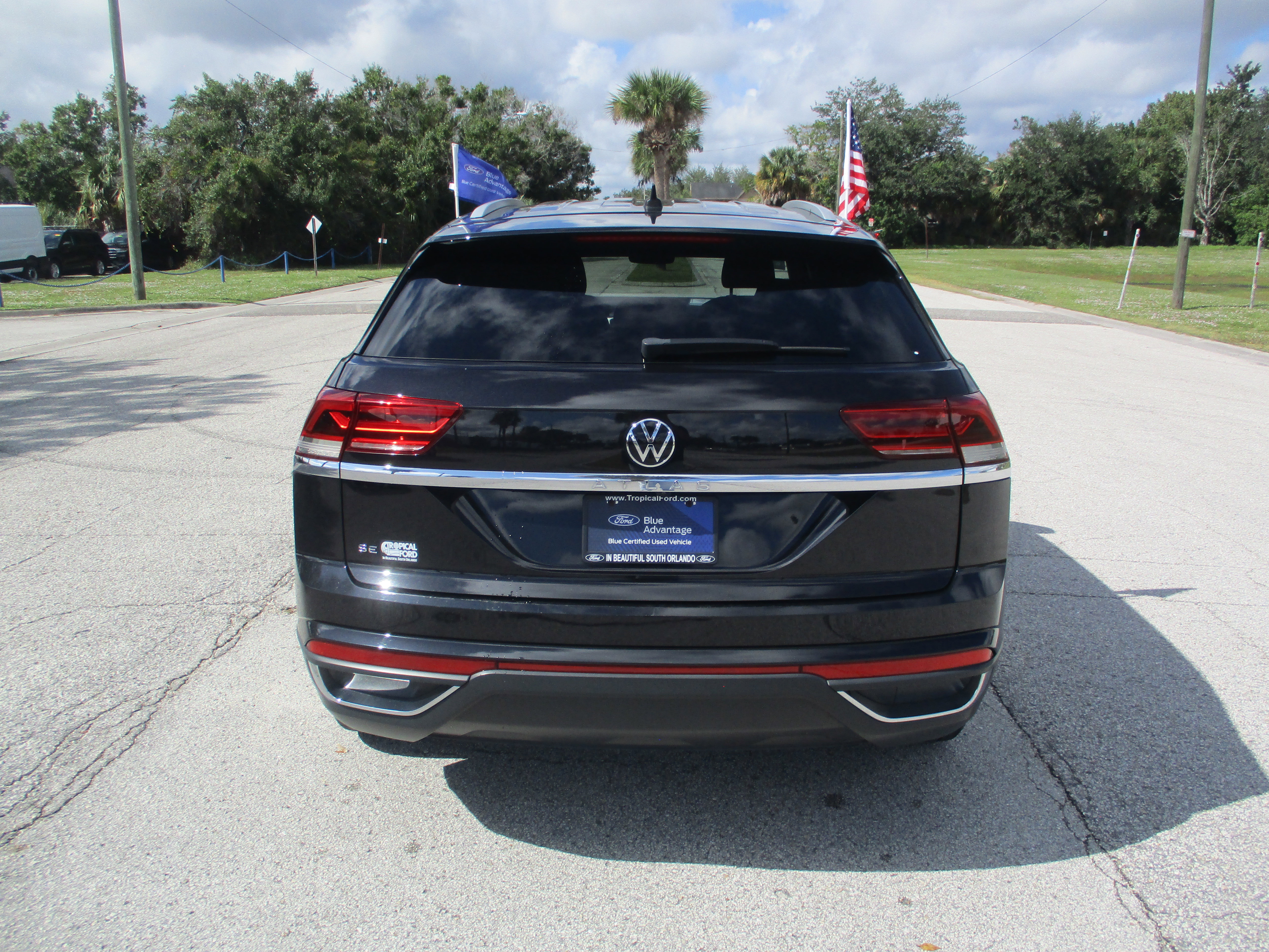Used 2020 Volkswagen Atlas Cross Sport SE image 6