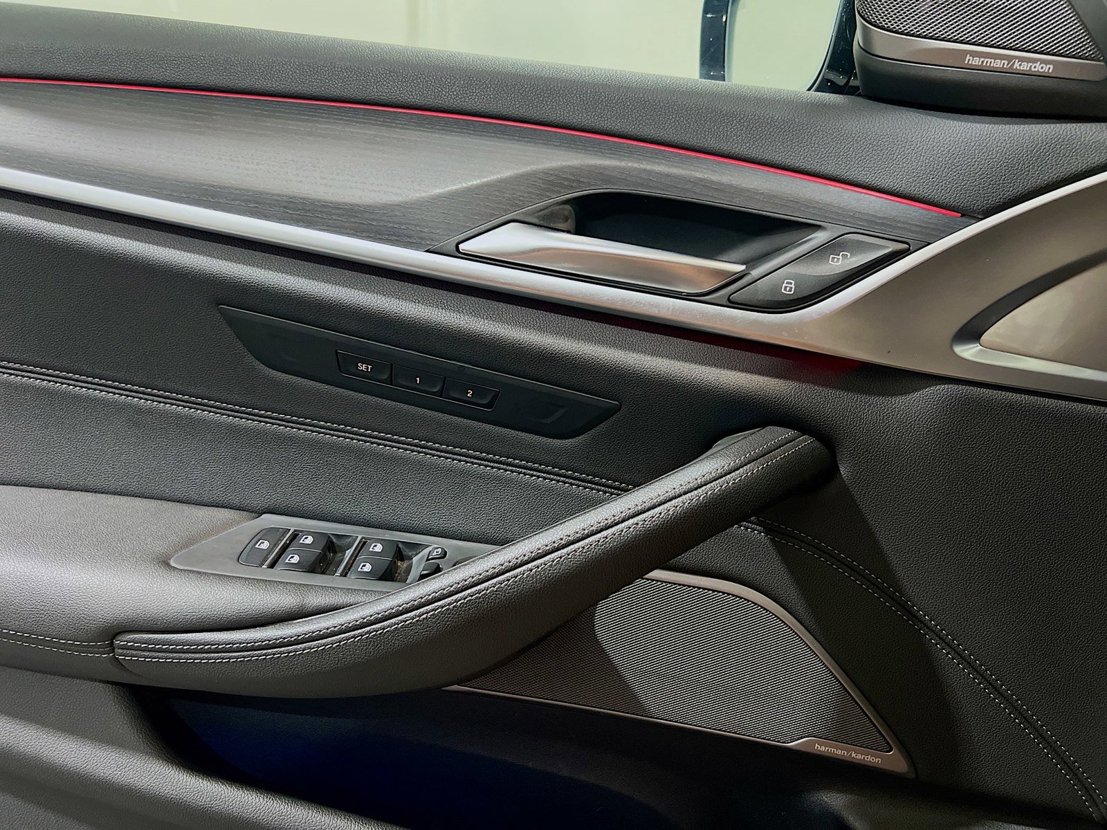 Used 2022 BMW 530i w/ Premium Package image 14