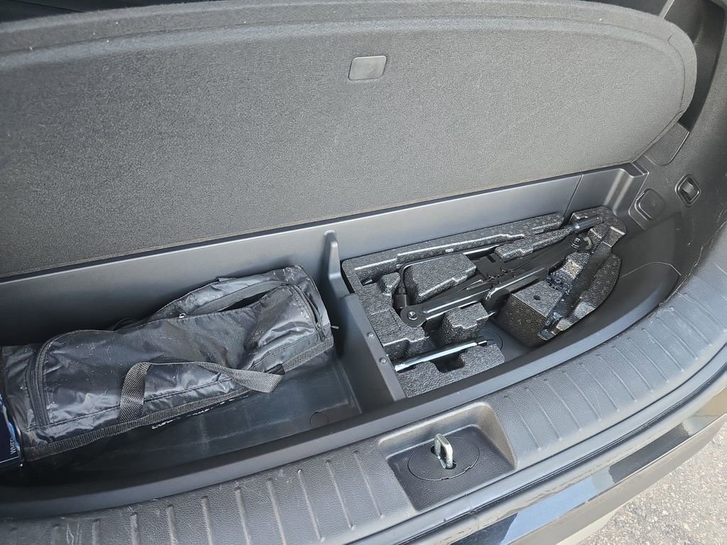 Used 2020 Hyundai Santa Fe Limited image 17