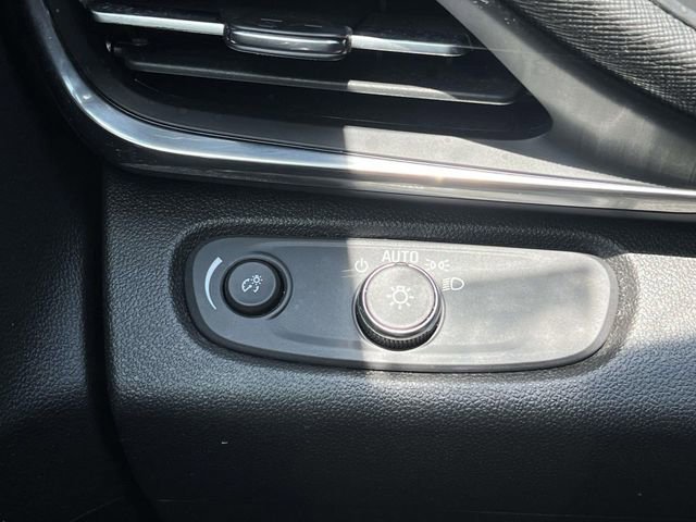 Used 2024 Buick Envista Preferred w/ Convenience I Package FWD image 30