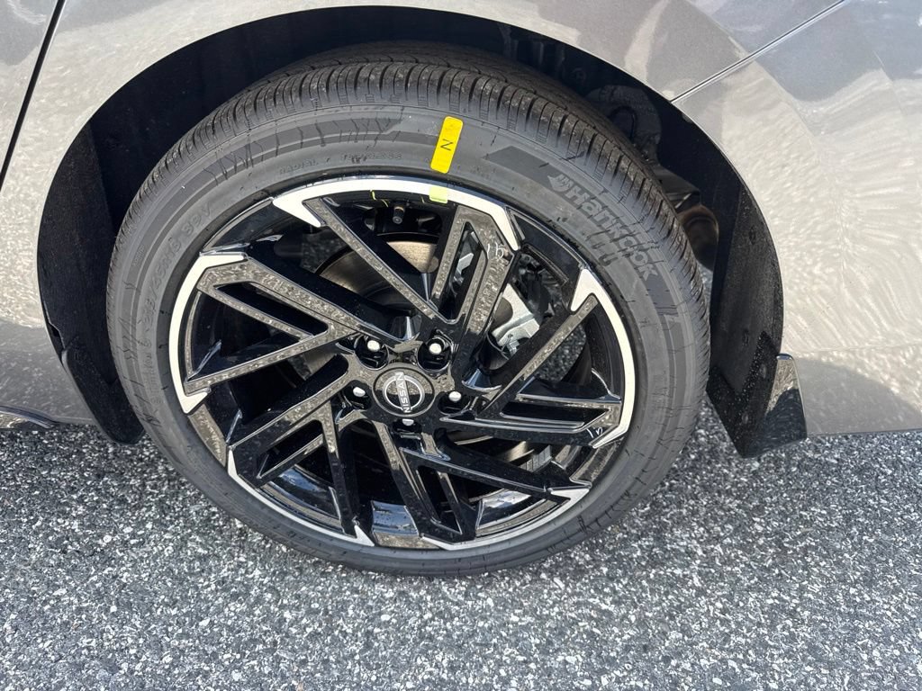 New 2026 Nissan Sentra SR w/ SR Premium Package FWD image 17