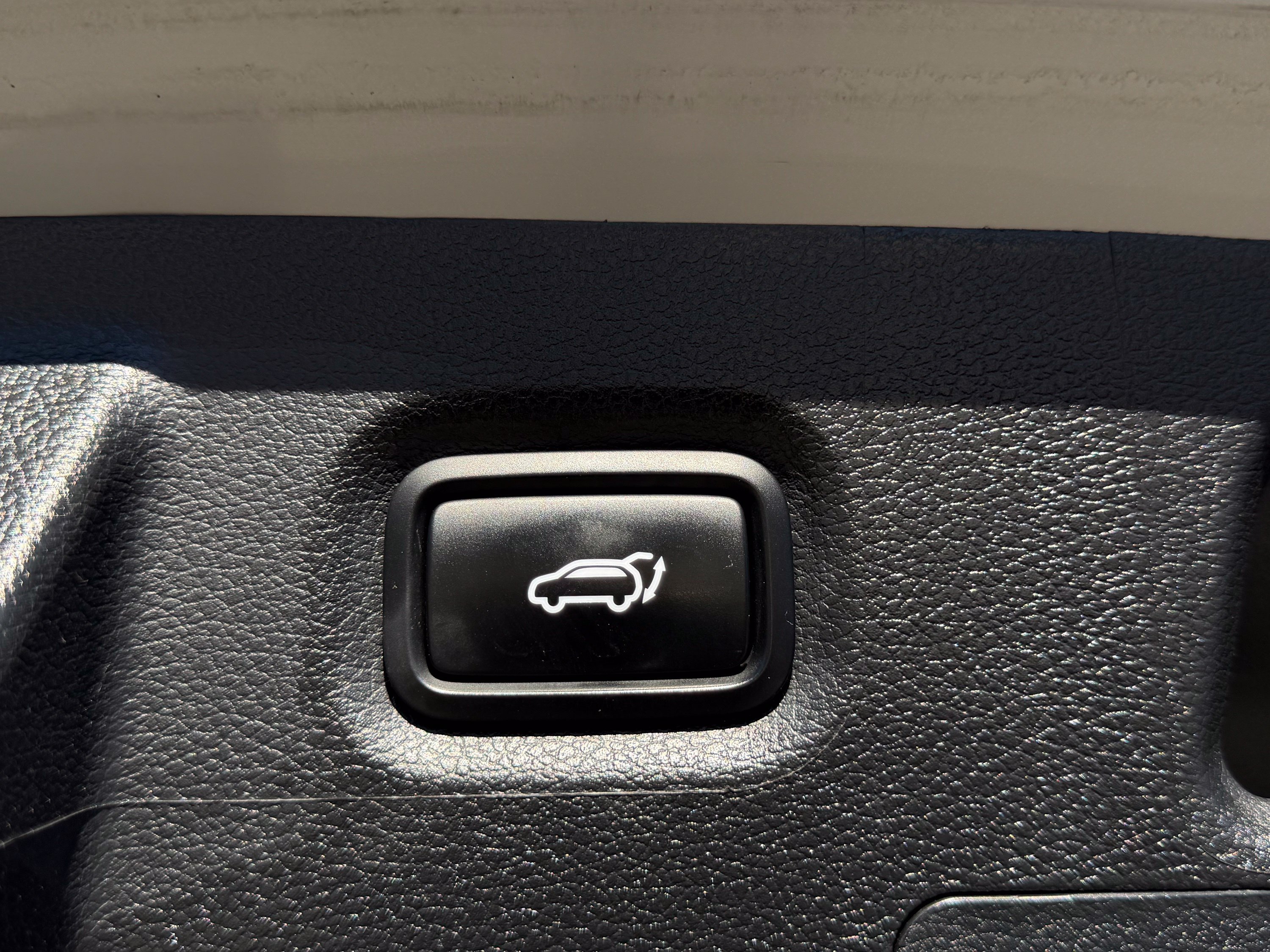 Used 2023 Hyundai Santa Fe Limited AWD/4WD image 11