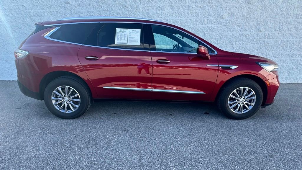 Used 2024 Buick Enclave Essence FWD image 2
