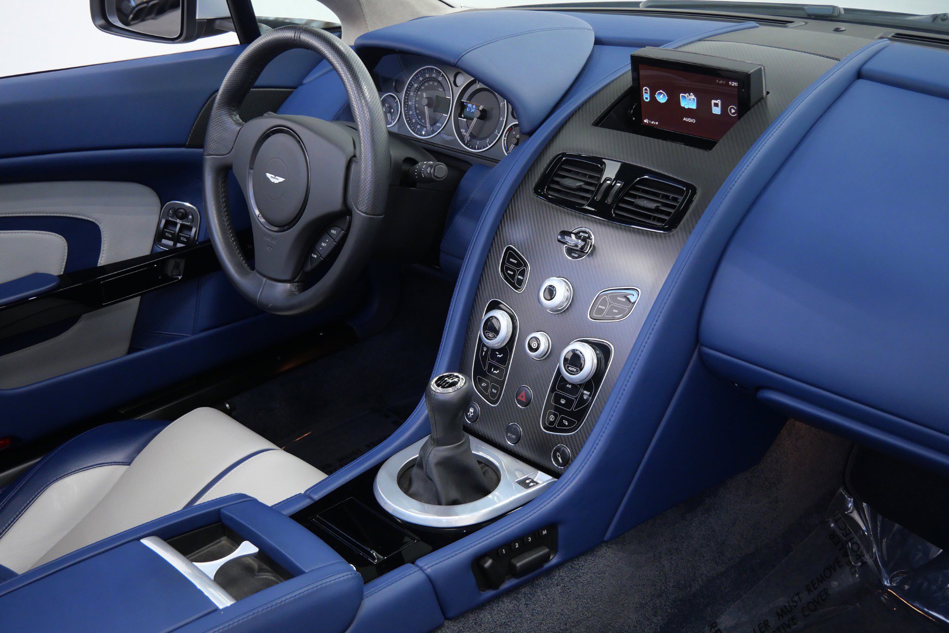 Used 2017 Aston Martin V12 Vantage S RWD image 34