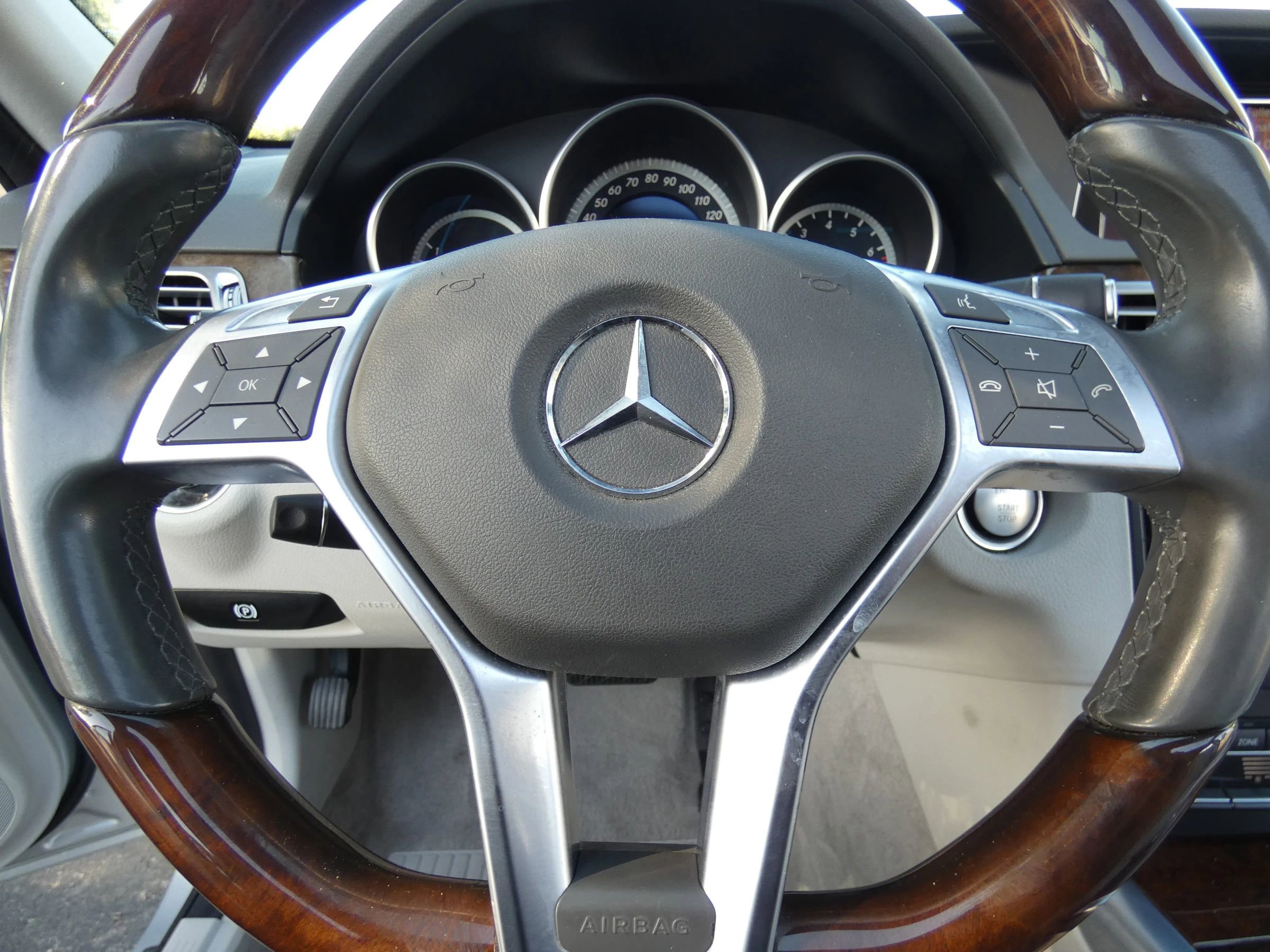 Used 2016 Mercedes-Benz E 350 Sedan w/ Premium Package image 59