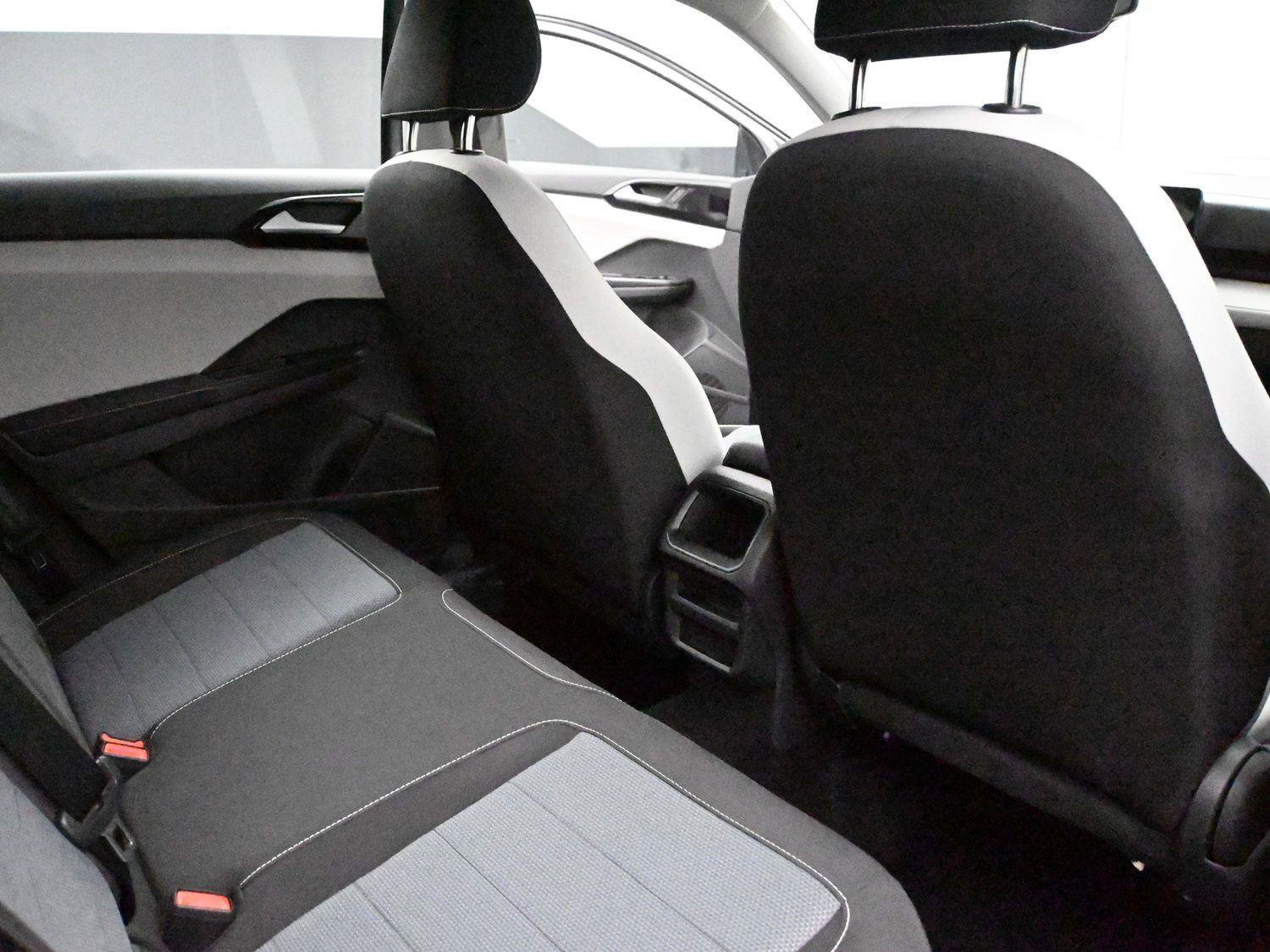 Certified 2025 Volkswagen Taos S w/ Taos Adventure Package (SXB) AWD/4WD image 17