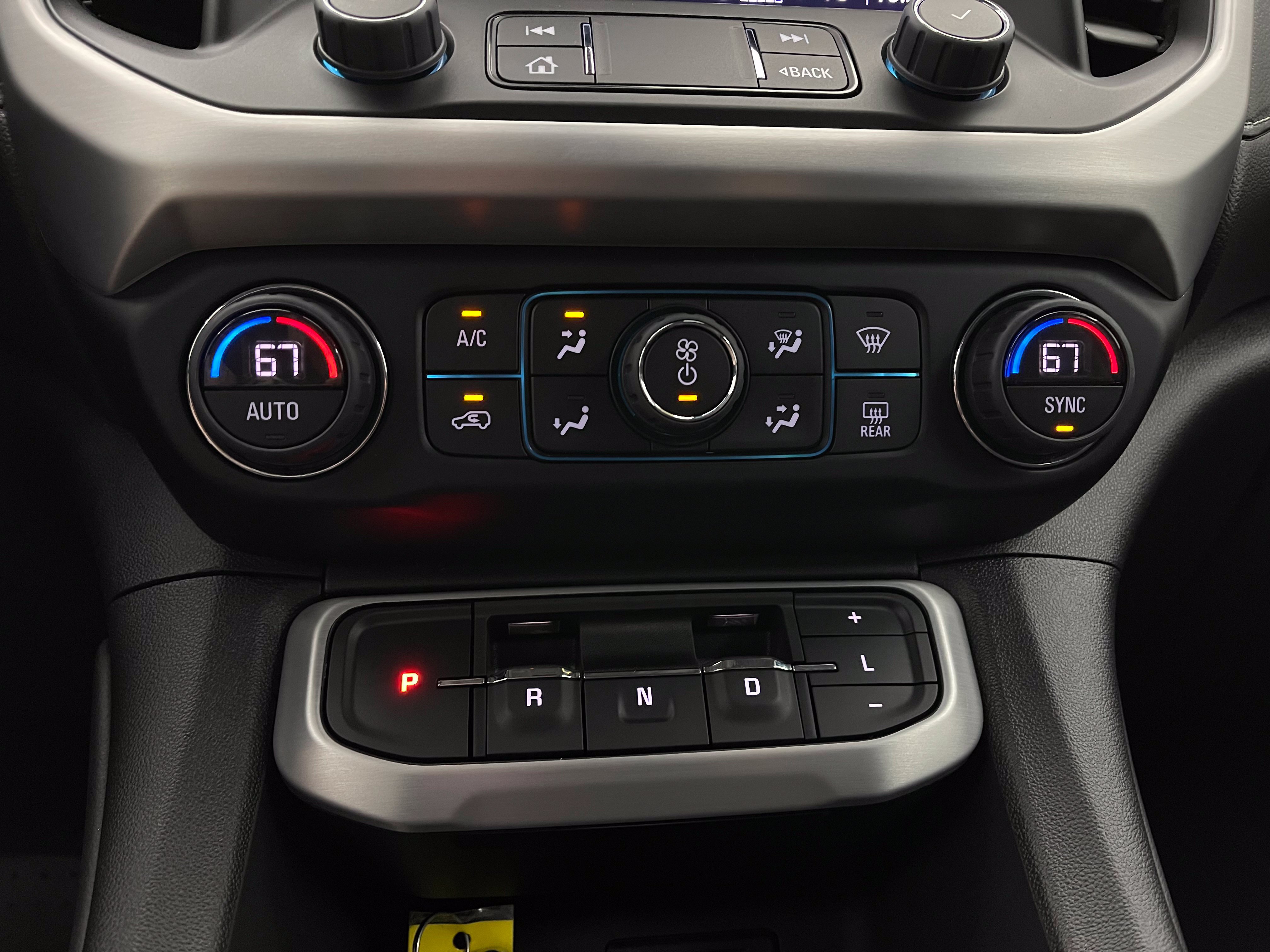 Used 2023 GMC Acadia SLT FWD image 27