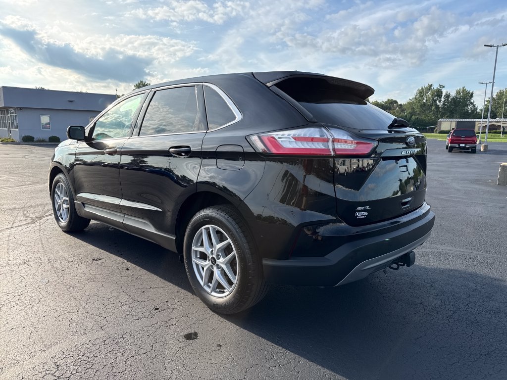 Used 2024 Ford Edge SEL w/ Convenience Package AWD/4WD image 3