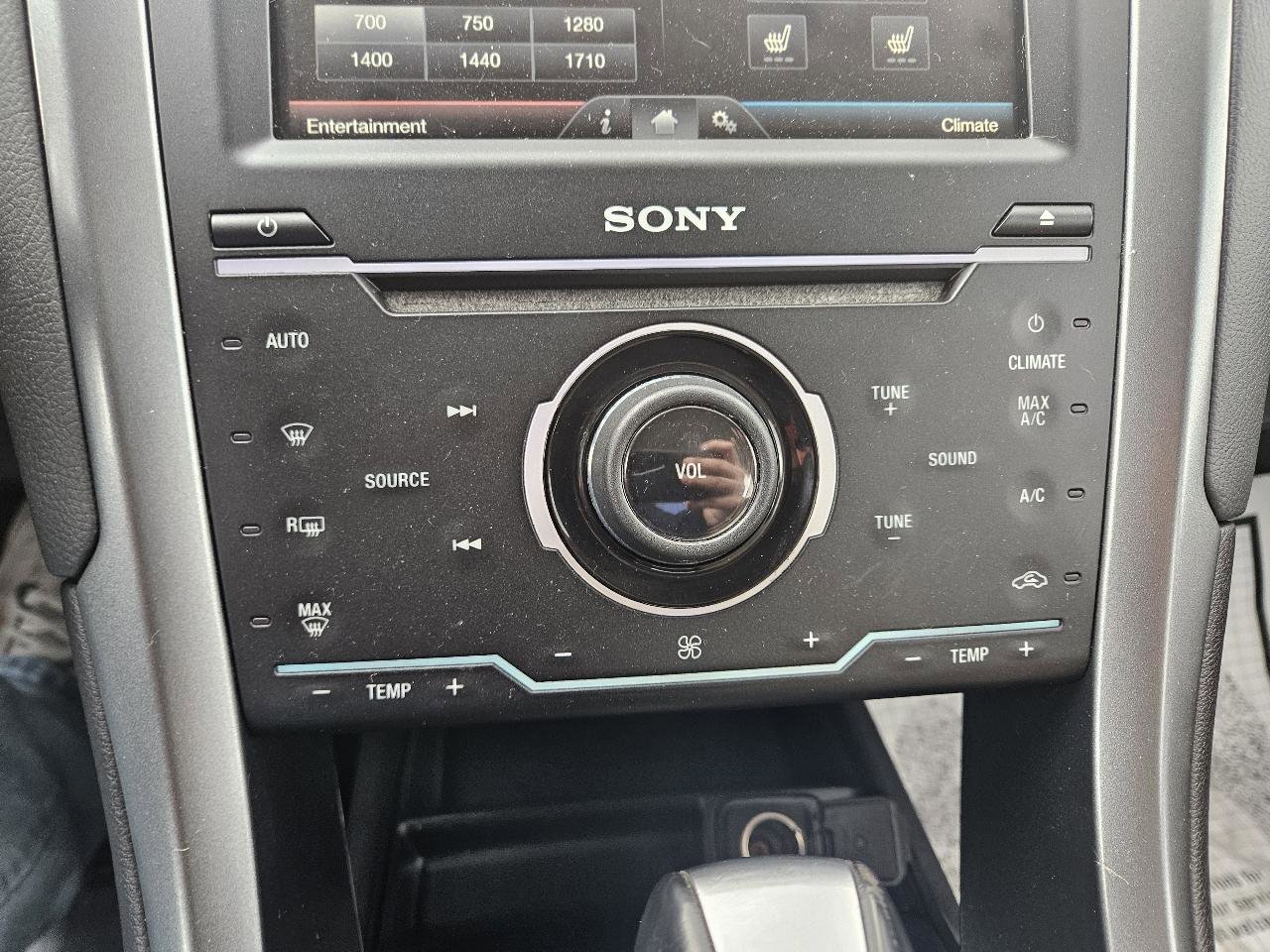 Used 2015 Ford Fusion Titanium image 23