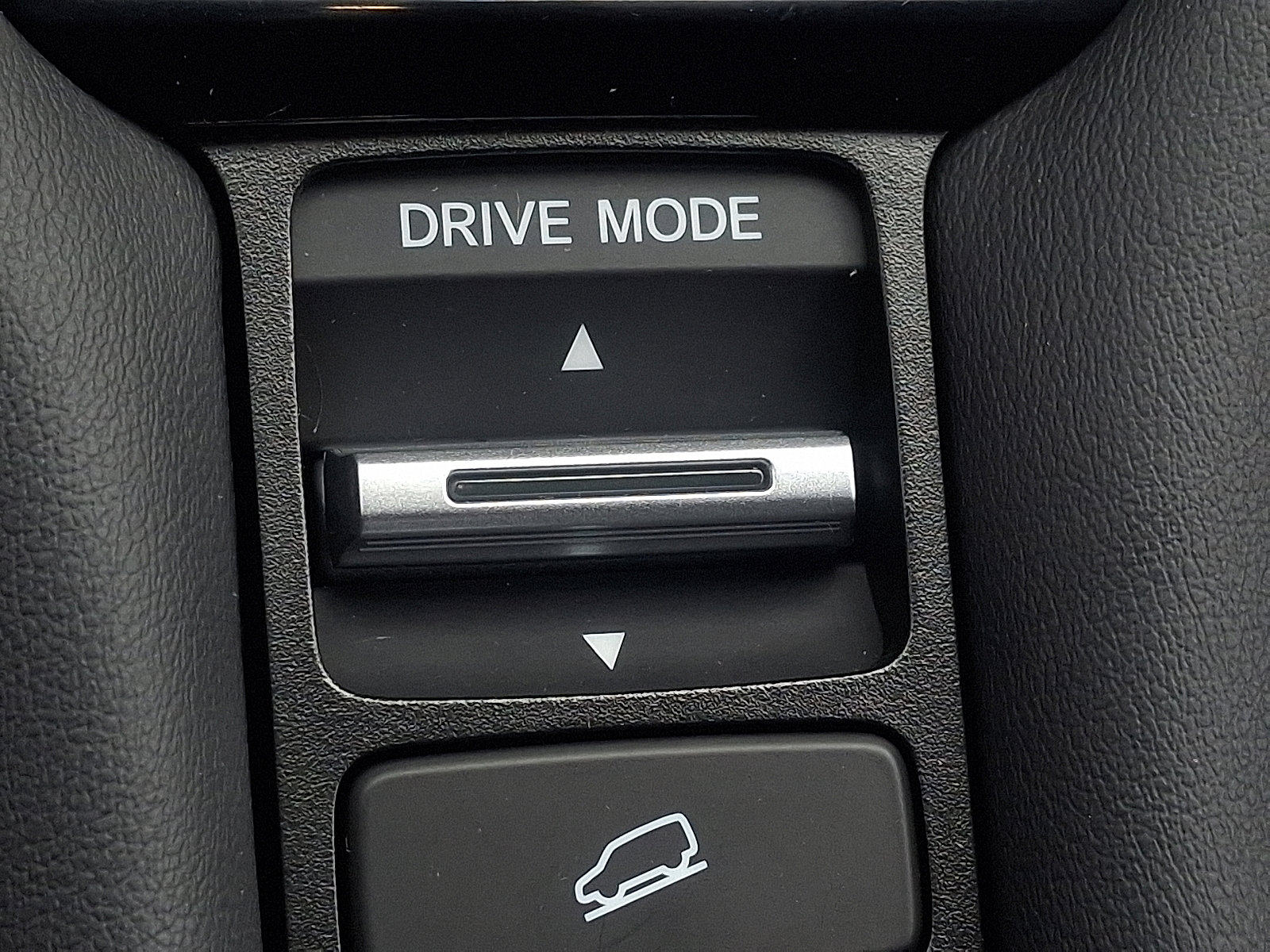 Certified 2025 Honda HR-V LX image 24