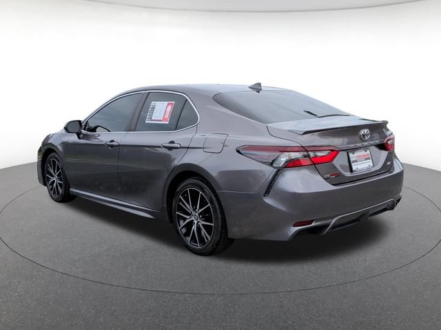 Used 2022 Toyota Camry SE FWD image 3