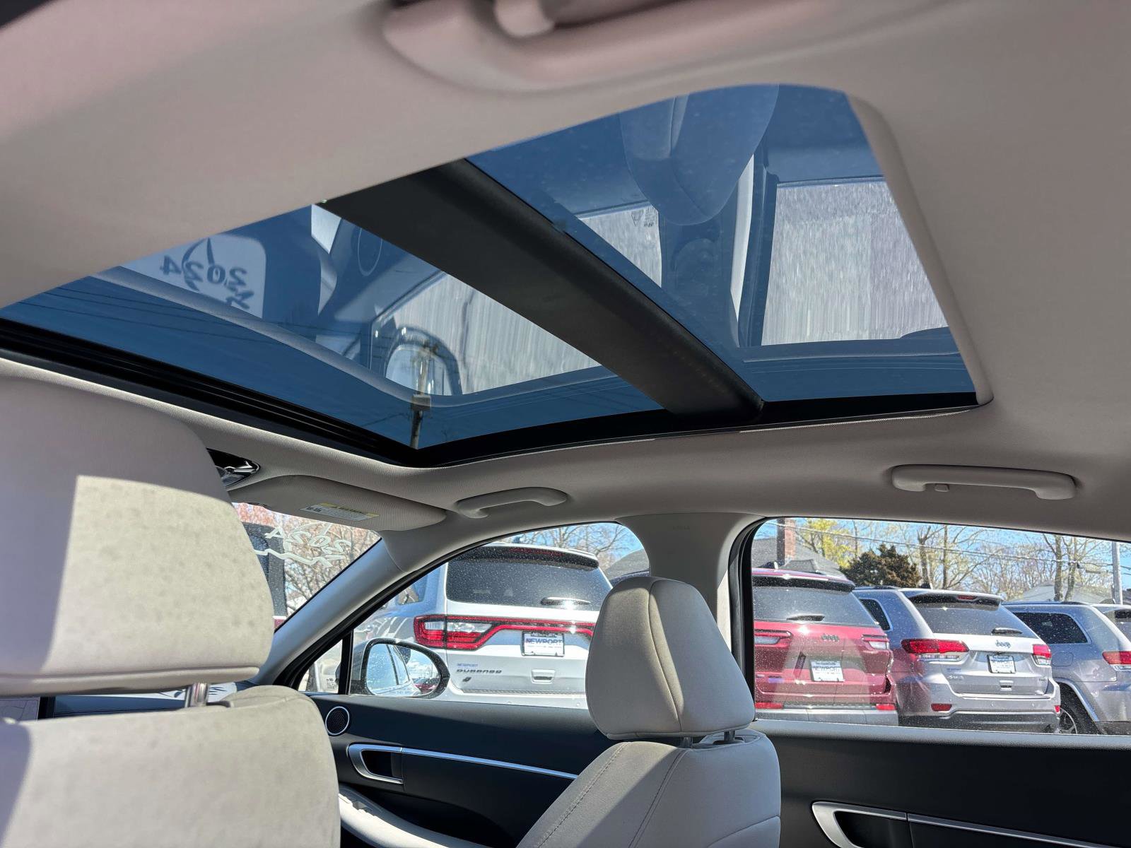 Used 2024 Hyundai Sonata SEL w/ Convenience Package FWD image 10