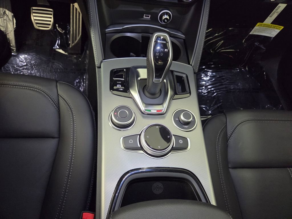 New 2025 Alfa Romeo Stelvio Sprint w/ Convenience Package image 11