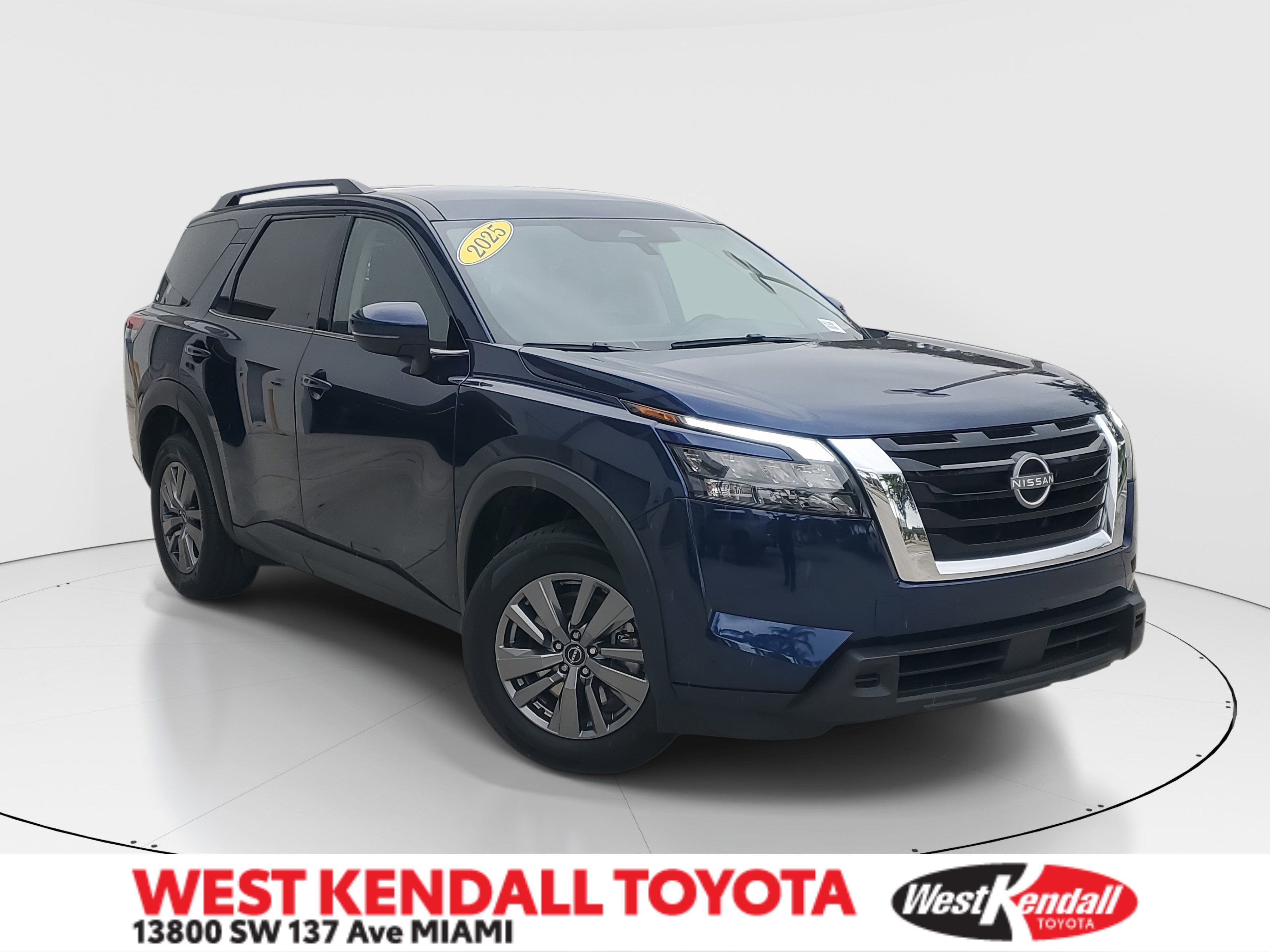 Used 2025 Nissan Pathfinder SV