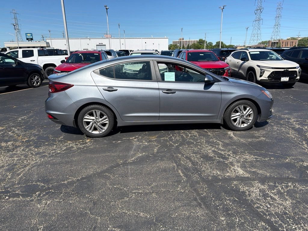 Used 2019 Hyundai Elantra SEL w/ Winter Weather Package FWD image 4