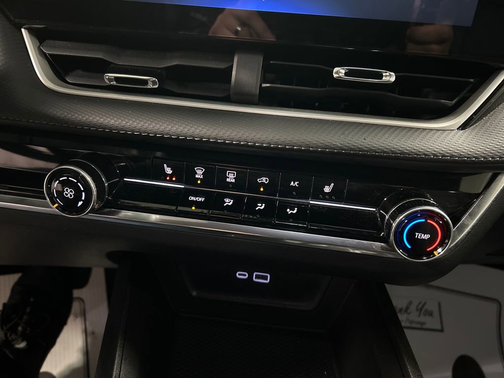 Used 2025 Chevrolet Equinox LT image 18