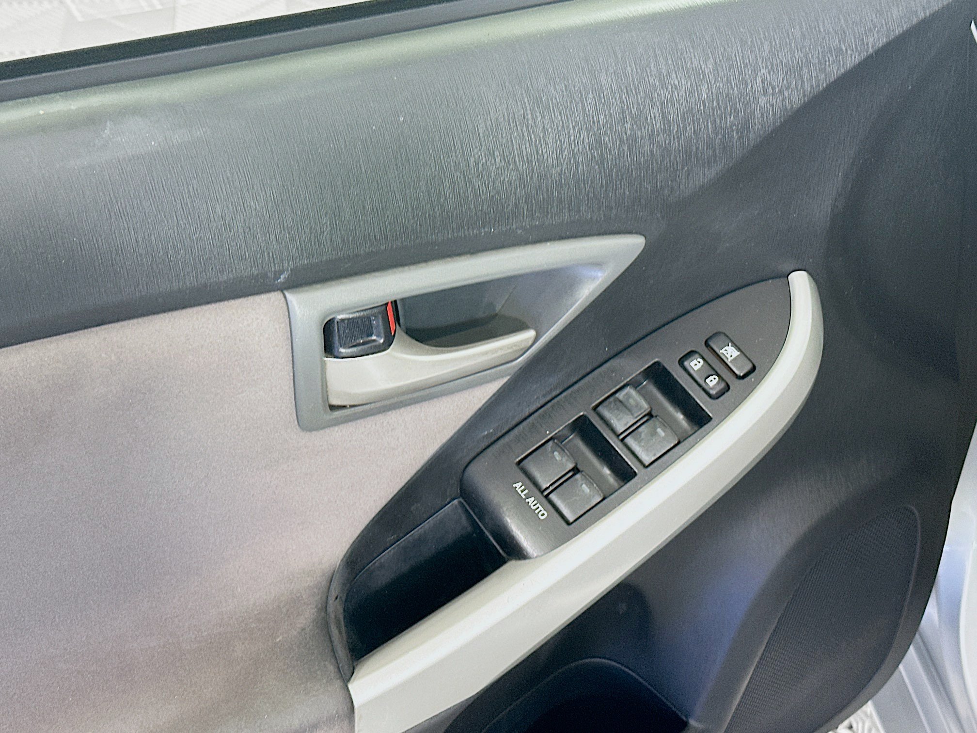 Used 2013 Toyota Prius Two FWD image 15