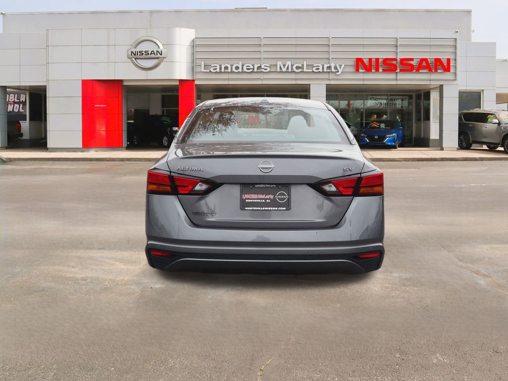 Used 2024 Nissan Altima 2.5 SV image 4