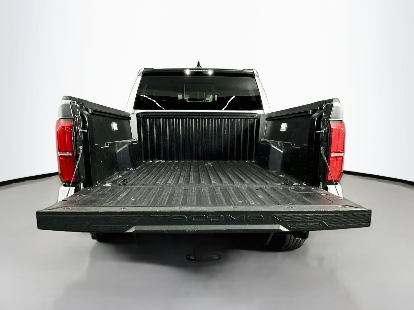 Certified 2025 Toyota Tacoma SR5 w/ SR5 Upgrade Package AWD/4WD image 25