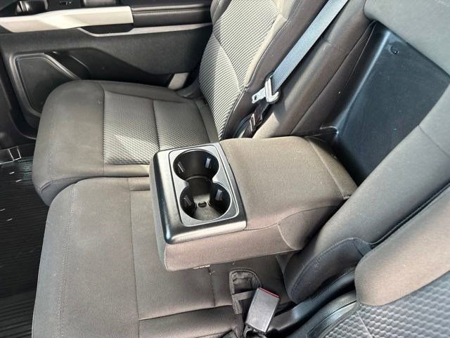 Used 2022 Ford Explorer XLT AWD/4WD image 34