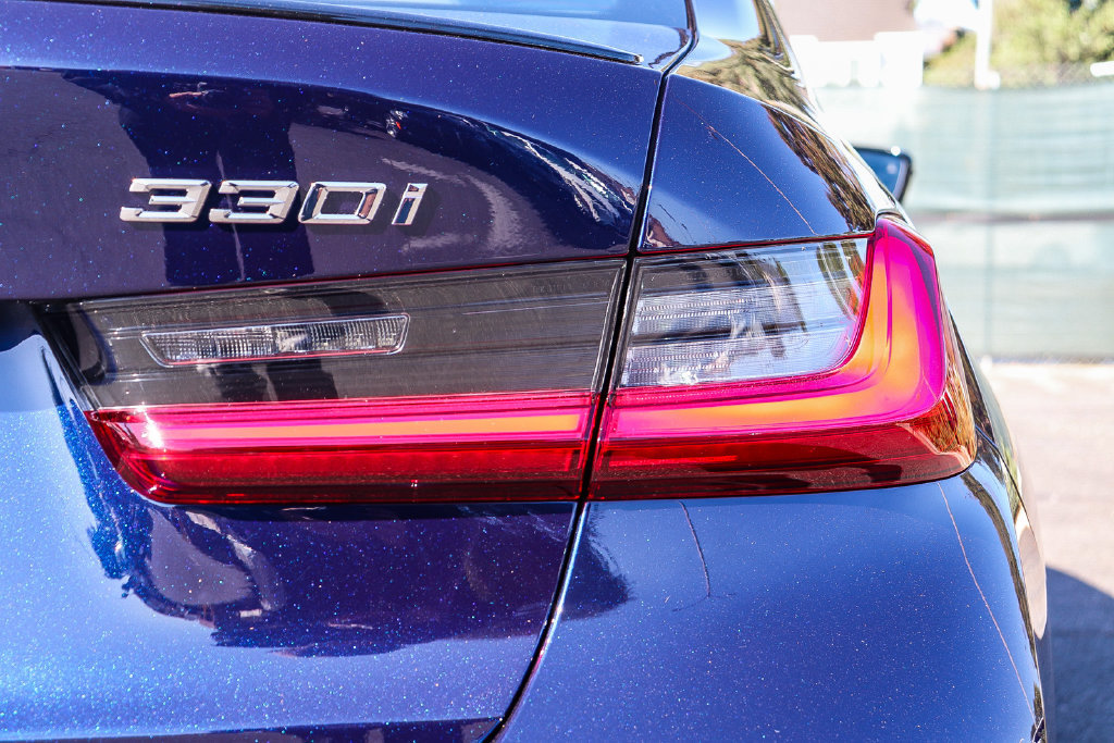 Used 2026 BMW 330i Sedan w/ M Sport Package RWD image 7