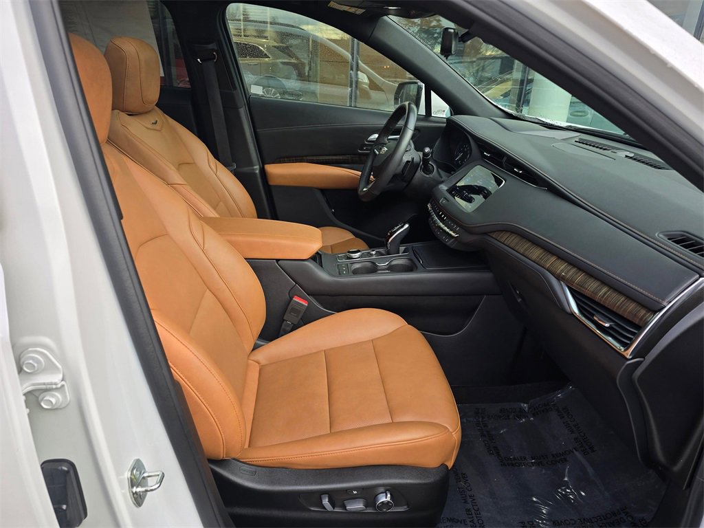 Used 2022 Cadillac XT4 Sport image 11