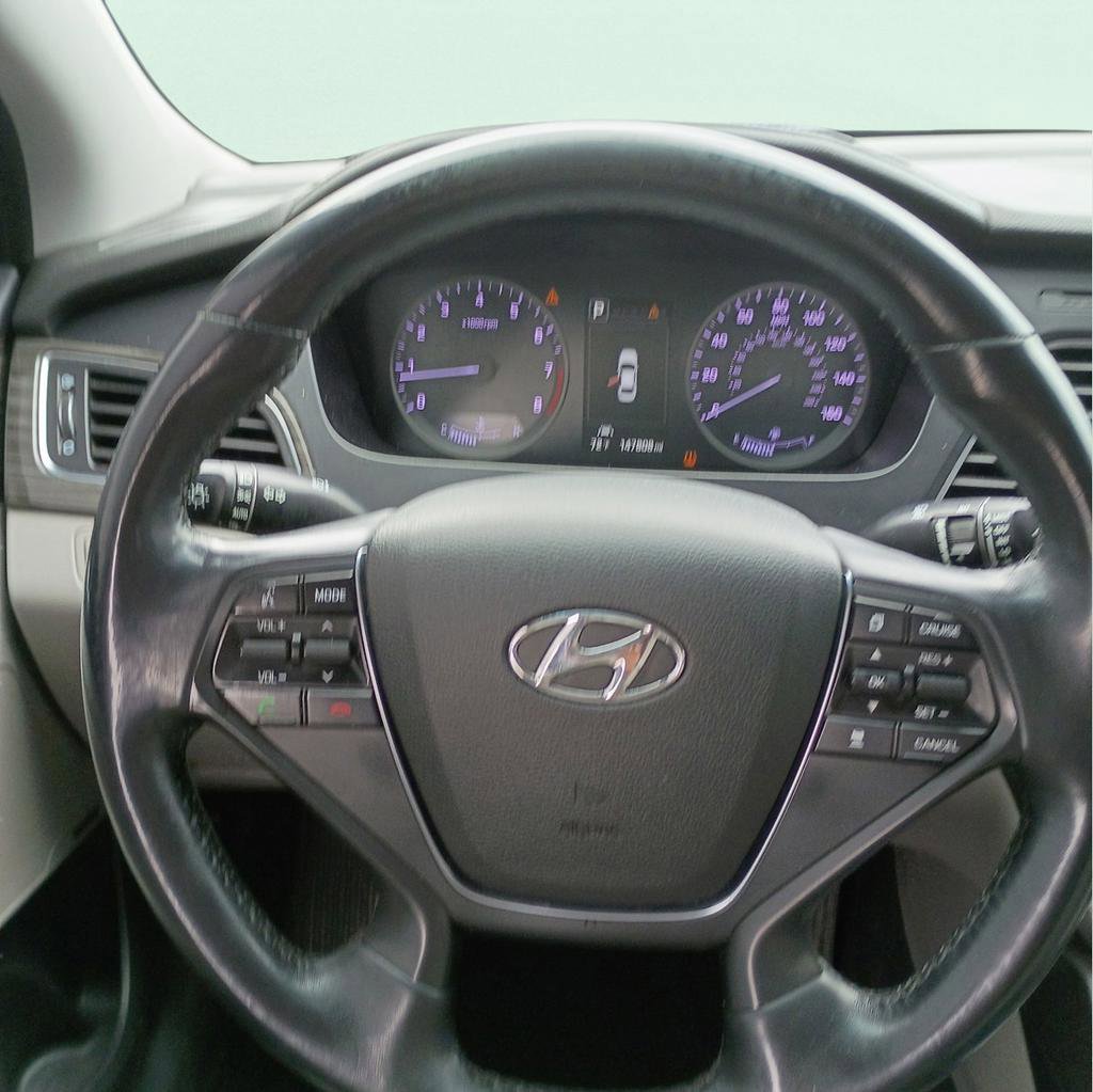 Used 2015 Hyundai Sonata Limited w/ Option Group 06 FWD image 14