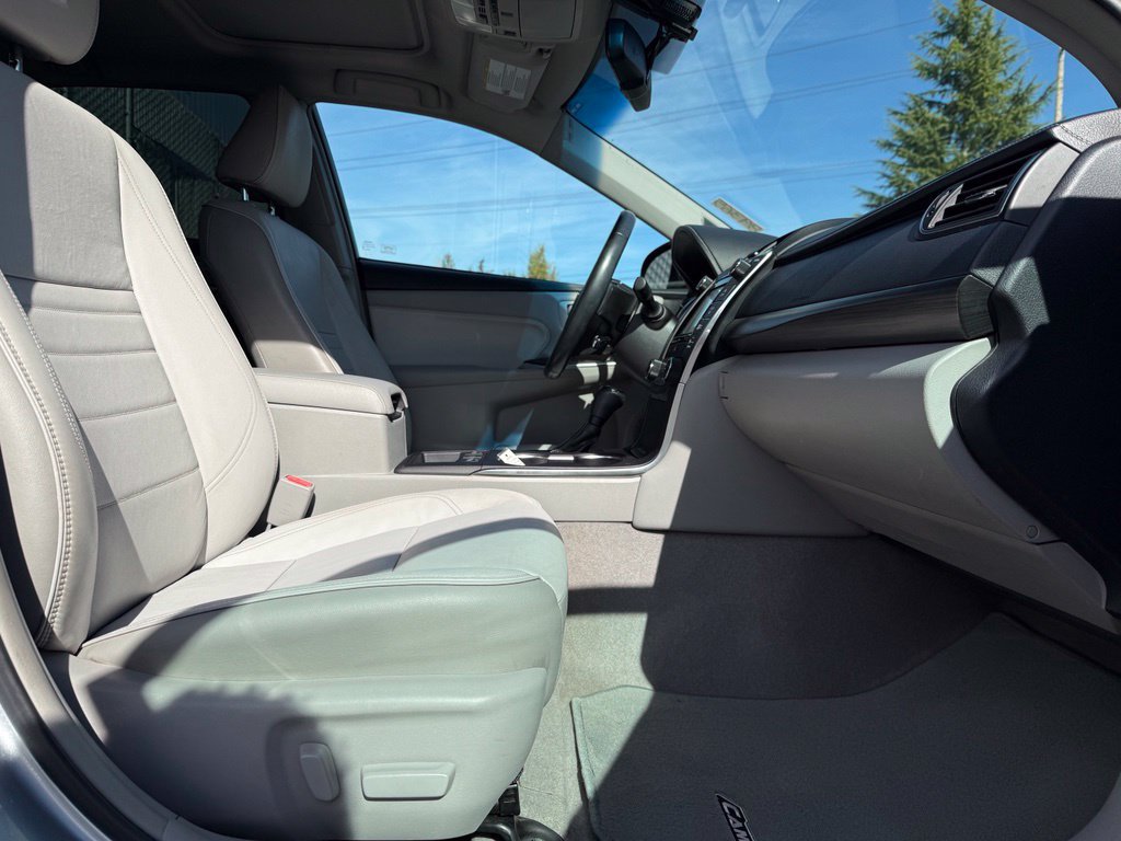 Used 2016 Toyota Camry XLE w/ Moonroof Package FWD image 20