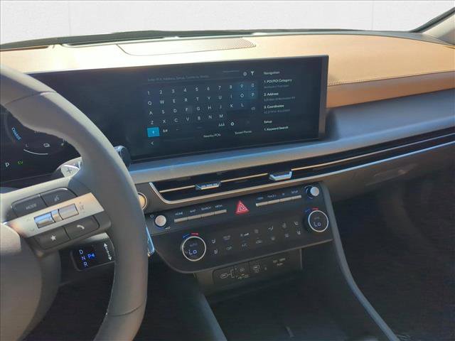 New 2025 Hyundai Sonata Limited image 17