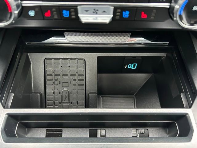 Used 2025 Ford F350 Lariat w/ Black Appearance Package image 27