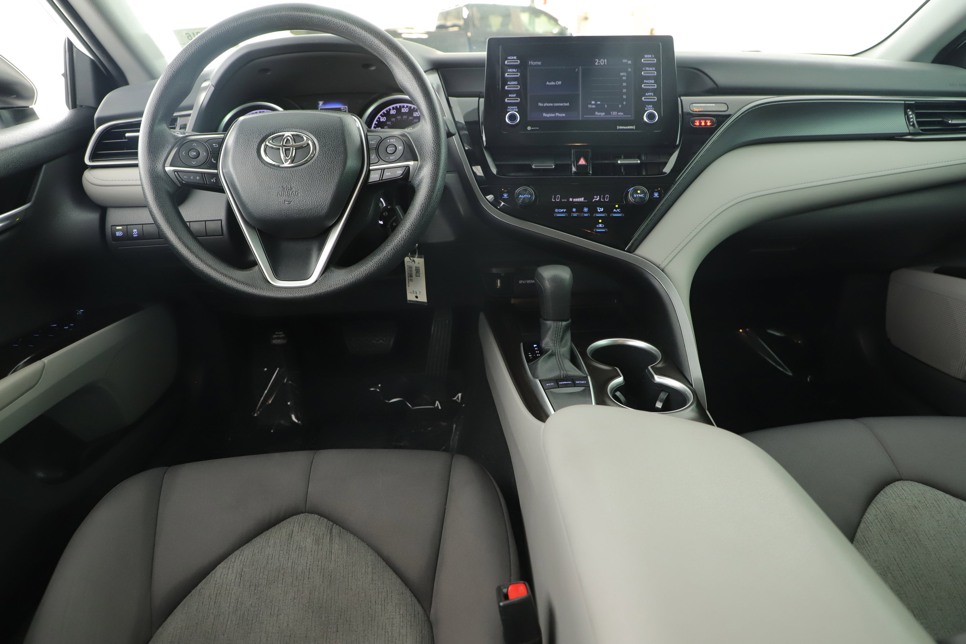 Used 2022 Toyota Camry LE FWD image 16