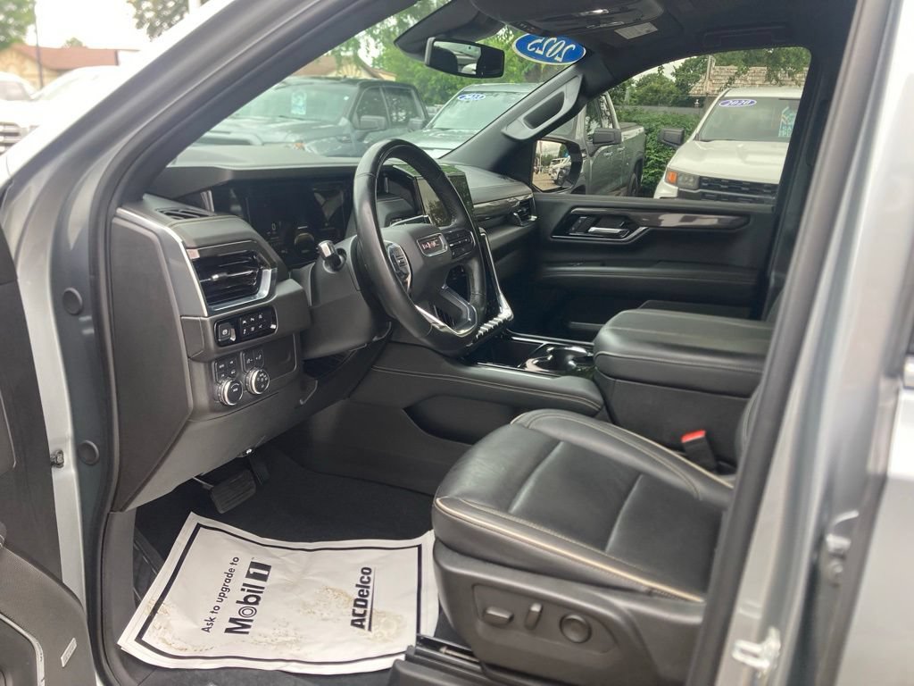 Used 2025 GMC Yukon Elevation AWD/4WD image 27
