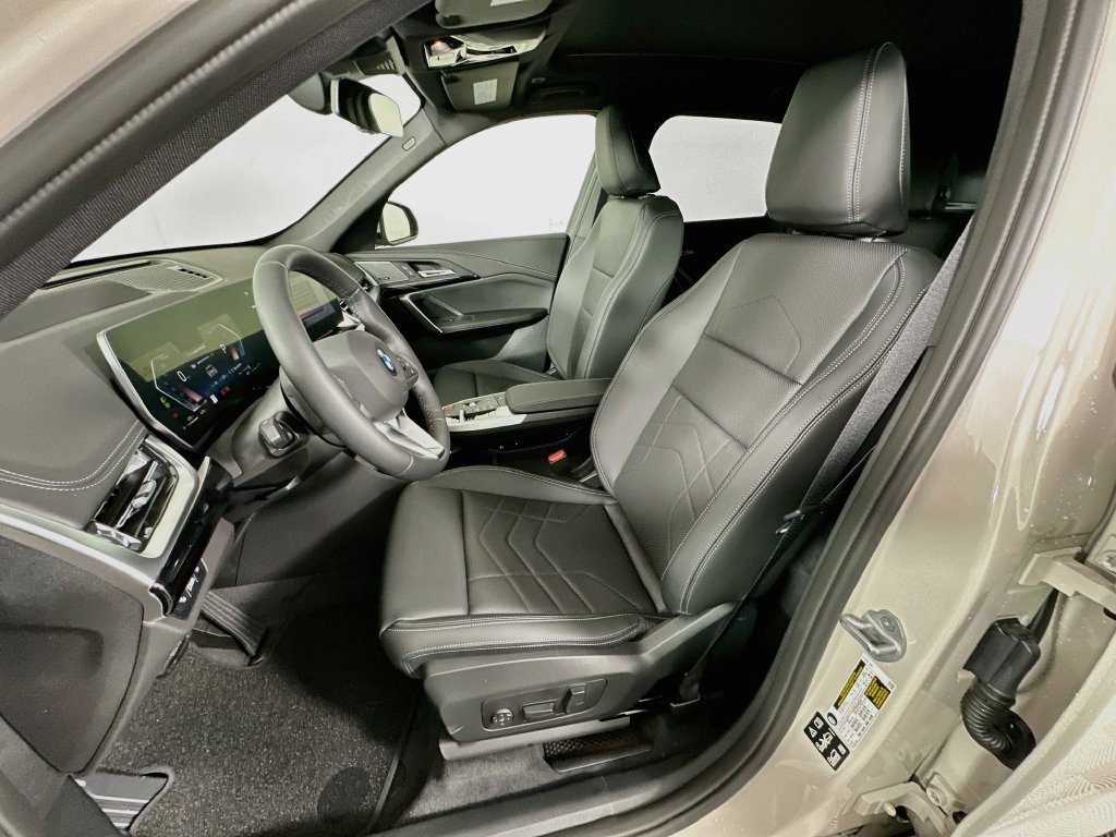 New 2027 BMW X1 xDrive28i w/ Technology Package AWD/4WD image 16
