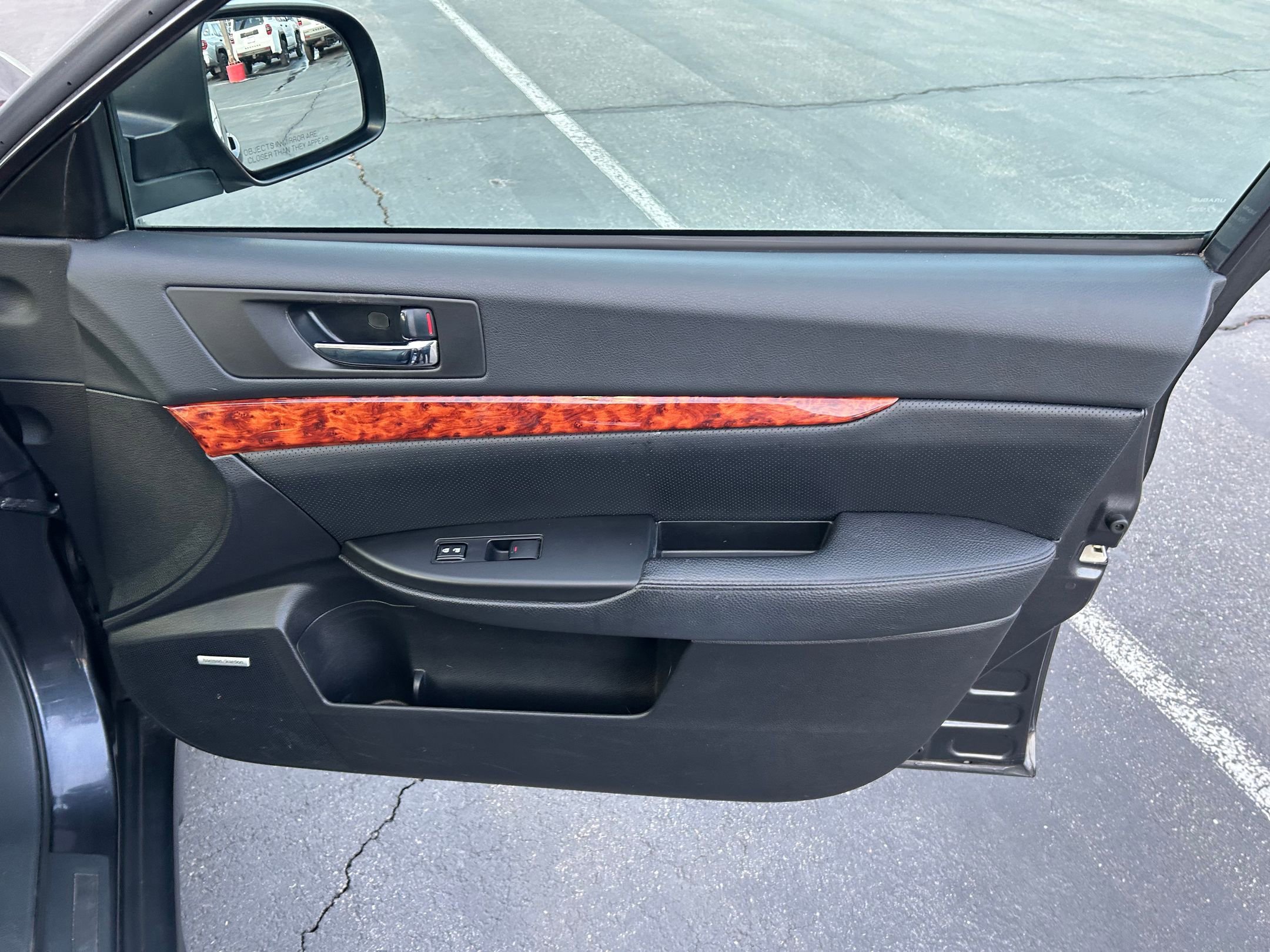 Used 2011 Subaru Outback 2.5i Limited image 26