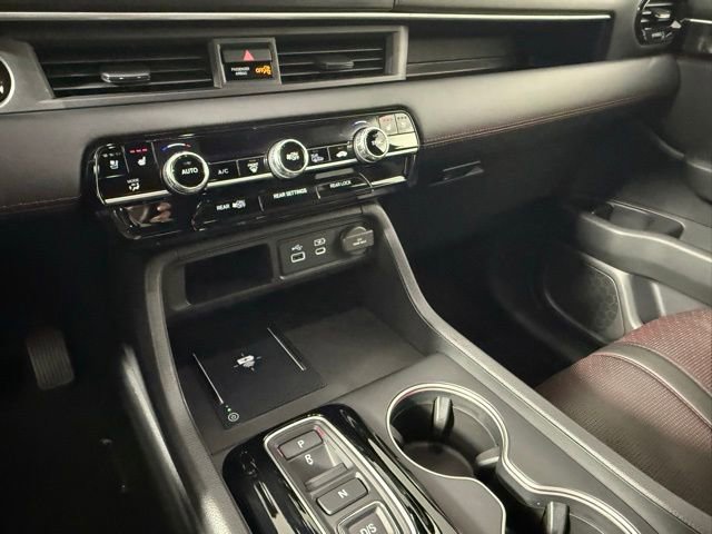 Used 2025 Honda Pilot Black Edition image 26