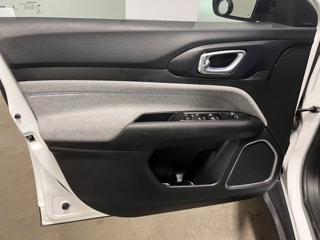 Used 2022 Jeep Compass Latitude image 20