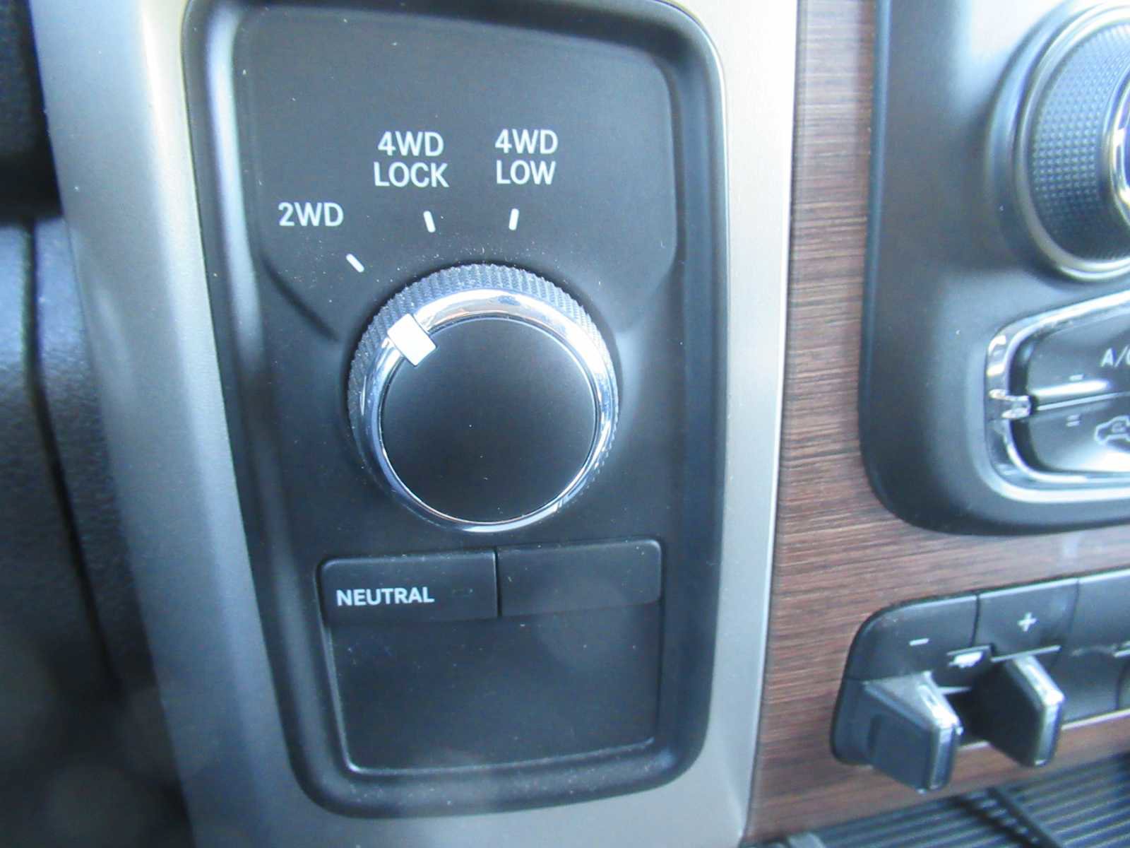 Used 2014 RAM 2500 Laramie image 29