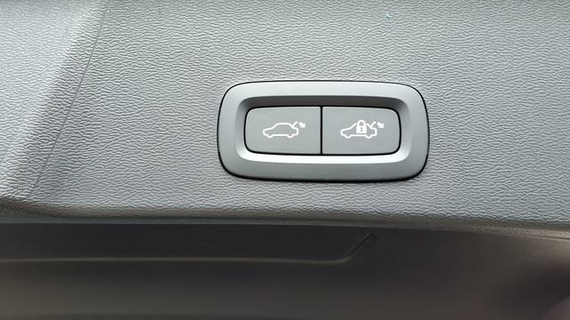 New 2026 Volvo XC40 B5 Ultra w/ Protection Package Premier image 10