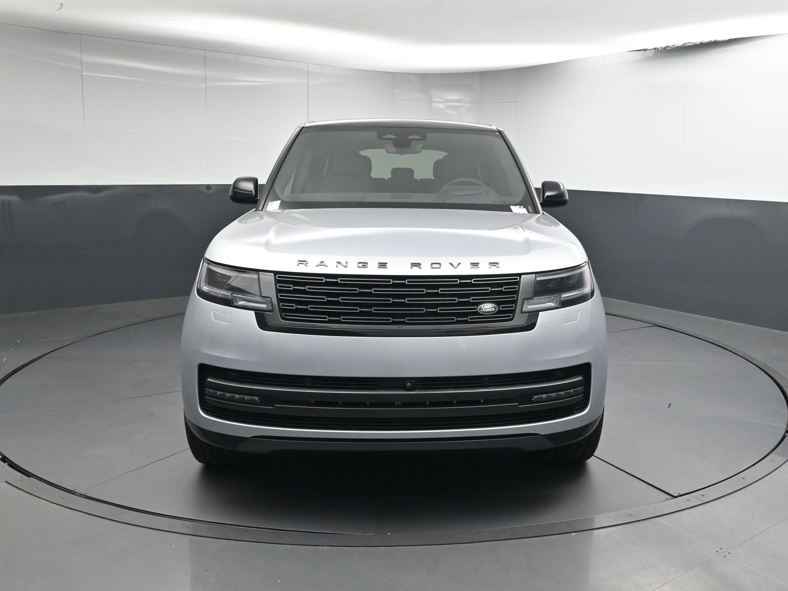 New 2025 Land Rover Range Rover Long Wheelbase SE image 25