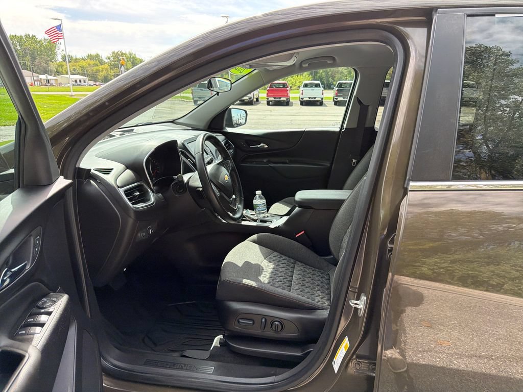 Used 2023 Chevrolet Equinox LT FWD image 10