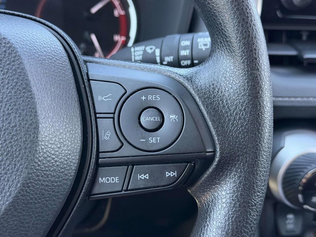 Used 2024 Toyota RAV4 XLE AWD/4WD image 23