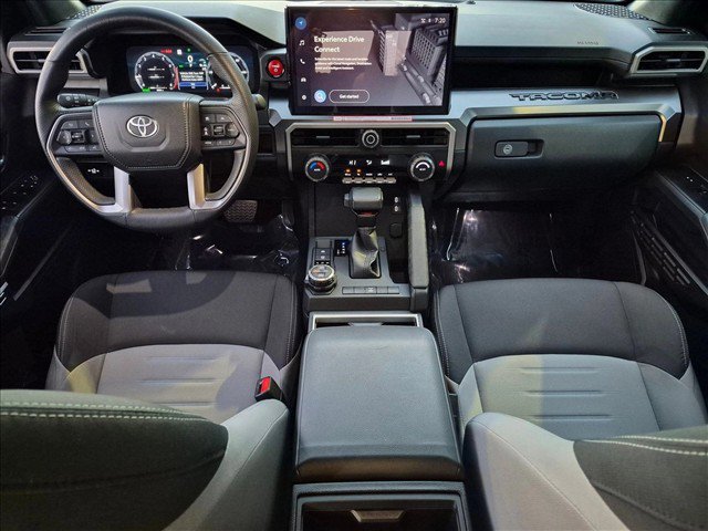 Certified 2025 Toyota Tacoma TRD Off-Road AWD/4WD image 16