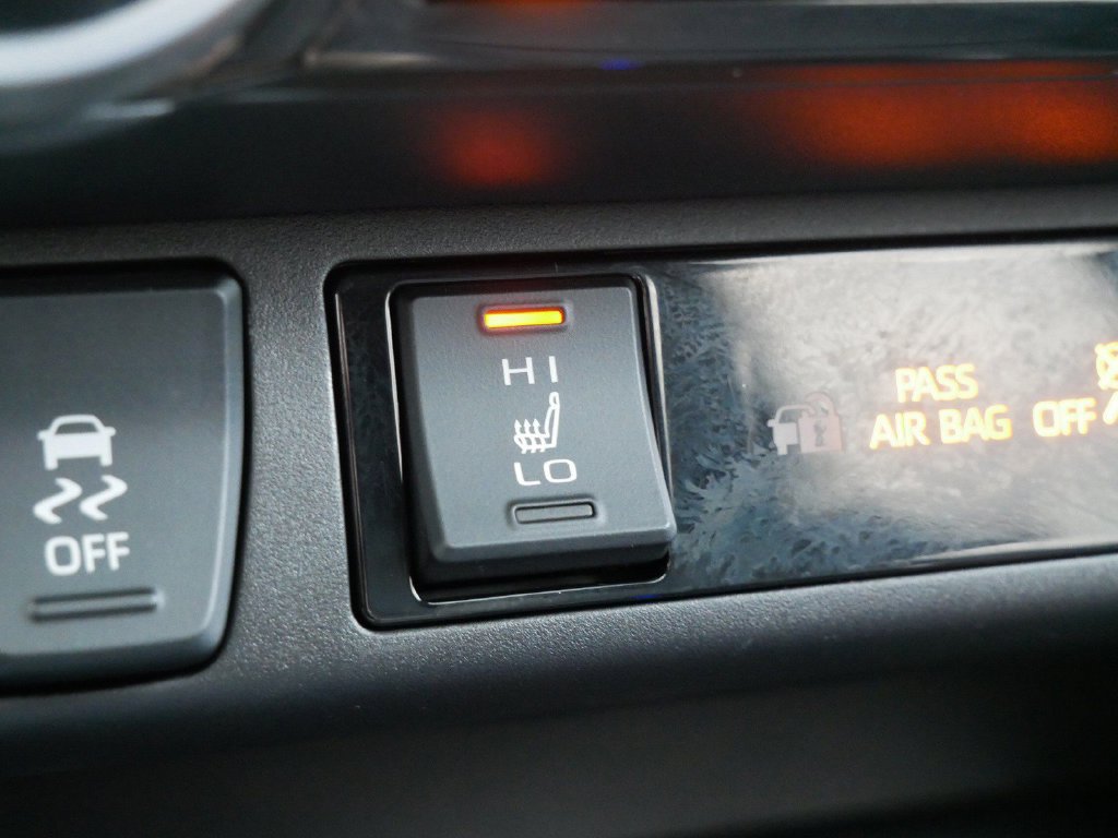 Used 2025 Toyota RAV4 XLE Premium w/ Weather Package AWD/4WD image 23